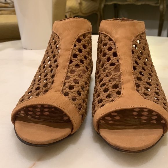 Sundance Leather Woven Peep Toe Delphia Sandal Caning Size 38 - Picture 4 of 13